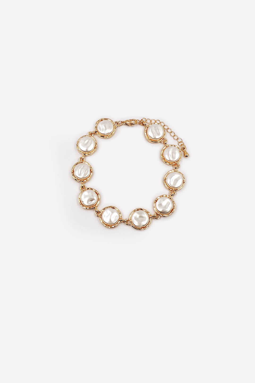 Pearl Round Linked and Gold 7.5" Bracelet
