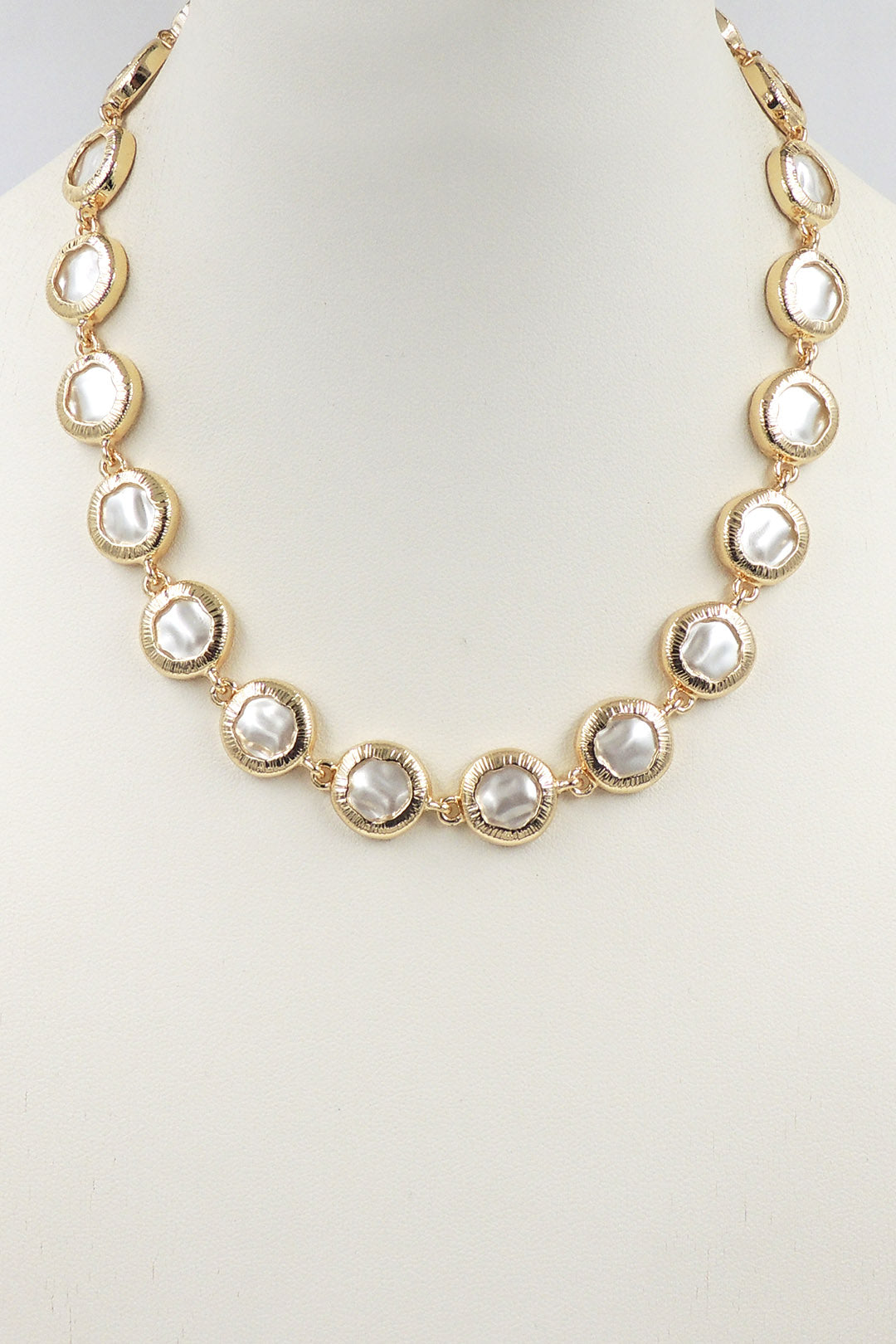 Gold Hammered Circle with Freshwater Pearl 16"-18" Necklace