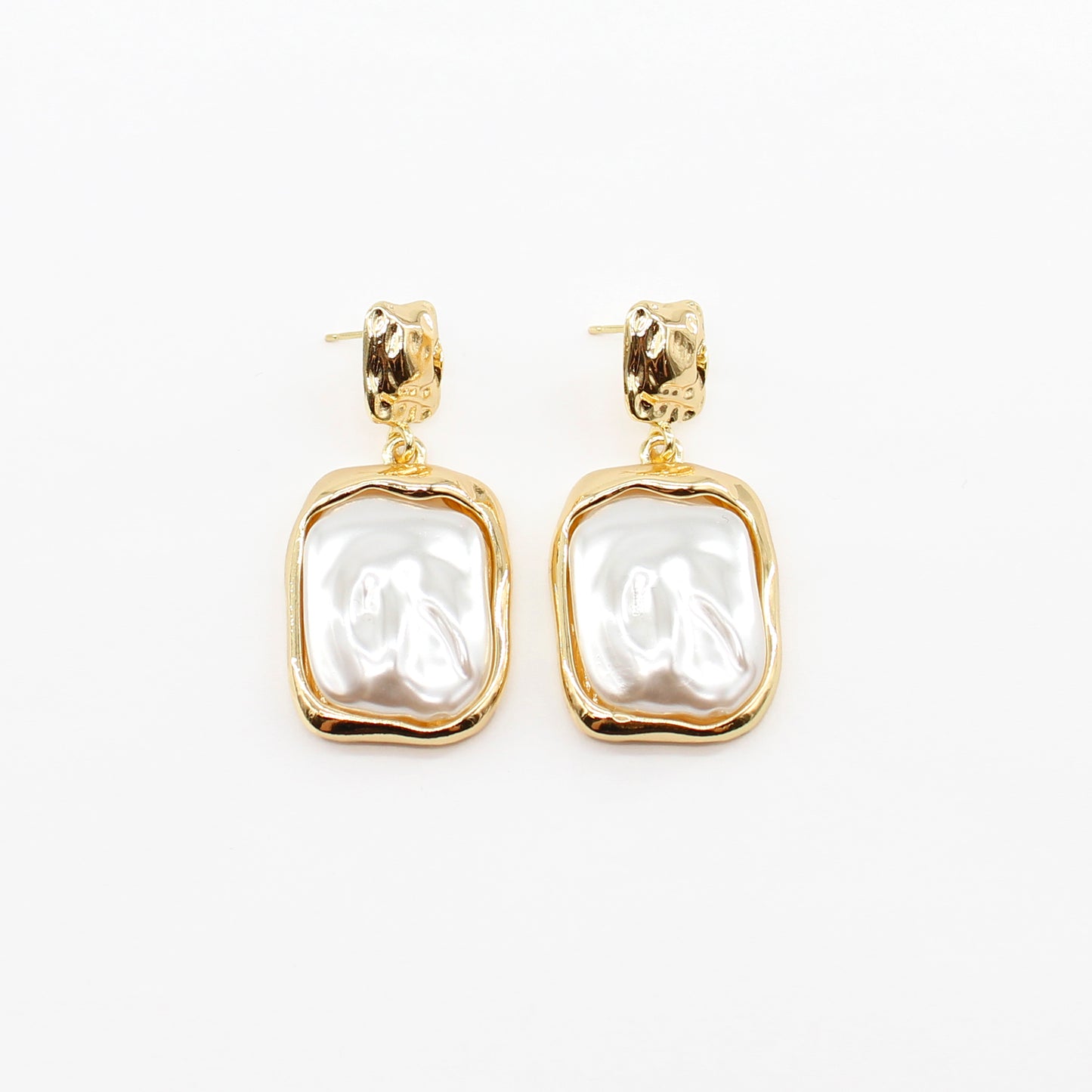 Gold Stud with Freshwater Pearl Rectangle Earring