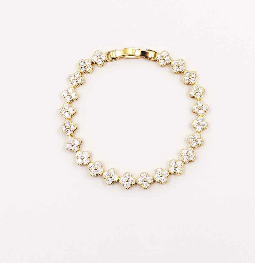 Crystal Clover Tennis Bracelet 7.5" Bracelet